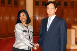 Prime Minister Nguyen Tan Dung receives UN Under-Secretary General for Field Support Ameerah Haq (Source: VNA)