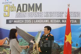 Defence Minister General Phung Quang Thanh grants an interview to a Vietnam News Agency correspondent (Photo: VNA)