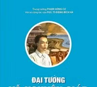Lieutenant General Pham Hong Cu compiled the book with the help of Giap's wife, Dang Bich Ha.