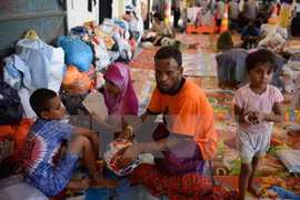 Rohingya immigrants from Myanmar at Langsa port in Indonesia's Aceh province on May 18 (Photo: AFP/VNA)