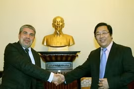 VN, Russian news agencies expand cooperation