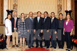 Vice Chairman of Ho Chi Minh City's People's Committee Le Thanh Liem (centre) receives Israeli officials (Photo: VNA) 