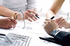 Transparency in recruitment would also enhance the competitiveness of the country in an international business environment, Justin Nguyen, marketing manager of Jobstreet.com in Viet Nam, said (Illustrative imgae/ Photo equialt.com)