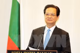 PM Nguyen Tan Dung at the business dialogue (Photo: VNA)