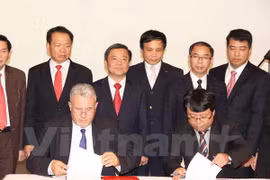 Five cooperation agreements have been signed between Ha Tinh province and its German partners. (Photo: VNA)