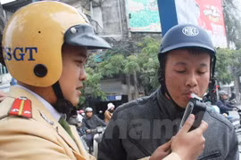 The Ministry of Public Security will continue intensifying inspections of the blood alcohol concentration of drivers (Source: VNA)