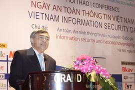 Deputy Minister of Information and Communication Nguyen Minh Hong spoke at the event. (Photo: VNA)