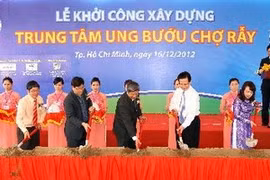 Prime Minister Nguyen Tan Dung attends the ground breaking ceremony of Cho Ray Cancer Centre (Source: VNA)