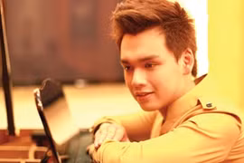 Young singer Nguyen Tran Trung Quan won the New Artist and Album of the Year at the Cong Hien Music Awards.
