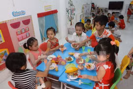 Five-year-old children at the Nursery School No.10 in District 5, Ho Chi Minh City (Photo: VNA)