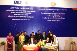 The signing ceremony in Yangoon (Photo: BIDV)