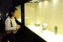 The exhibition, Lotus and Antiquities, is a collection of 100 objects dating back to the 7th century of the Nguyen dynasty (1802-1945) (Photo: VNA)