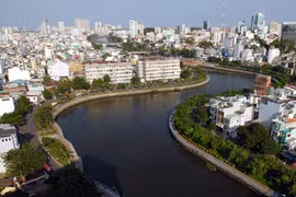 HCM City, the economic hub of Vietnam, achieved GDP growth of 9.6 per cent in 2014, 1.7 times higher than the country's average (Photo: VNA)