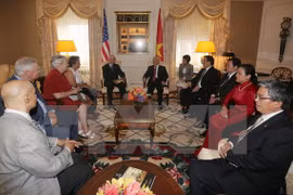 Party General Secretary Nguyen Phu Trong met Chairman of the Communist Party USA John Bachtell on July 9 (local time). (Photo: VNA)