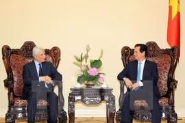Prime Minister Nguyen Tan Dung welcomes Algerian Minister of Justice Tayeb Louh (Source: VNA)