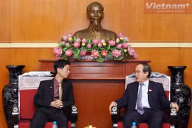 VFF President Nguyen Thien Nhan receives the chief executive director Ang Hak Seng (Source: VNA)