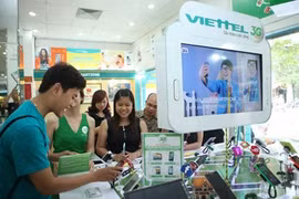 Viettel is one of five operators to be granted a license to pilot 4G services by the Ministry of Information and Communications. (Photo: VNA)
