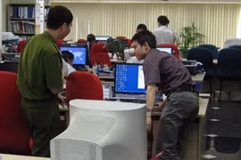Inspectors find eight conpanies using illegal software. (Photo: VNS)