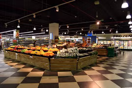 A supermarket in Malaysia (Photo: vkeong.com)