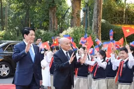 State President Luong Cuong hosts a welcome ceremony in Hanoi on November 28 afternoon for Cambodian King Preah Bat Samdech Preah Boromneat Norodom Sihamoni. (Photo: VNA)