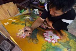 Hanoi preserves traditional craft villages