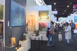 Vietnamese paintings showcased at London Asian Art