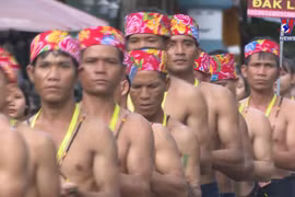 Street festival highlights colours of Central Highlands