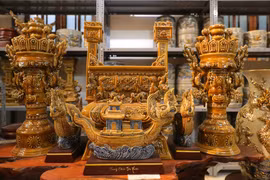 Pottery village prepares dragon-shaped products for Tet