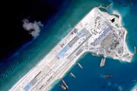 Experts brace for diplomatic settlement in East Sea