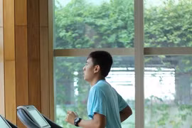 Young Vietnamese tennis ace achieves new global rank