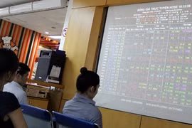 Vietnam’s stocks struggle to remain up