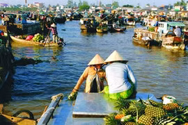 River tours fall without Mekong Delta flood rains