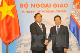 Cambodian FM keen on increased ties with Vietnam