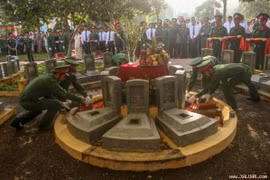 Volunteer soldiers’ remains laid to rest in Tay Ninh province 