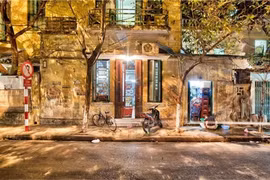  Haunting images of Hanoi go on display