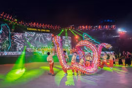 Ha Long Carnival attracts crowds 