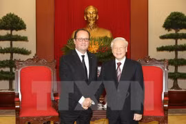 Vietnamese, French leaders vow to ratchet up partnership