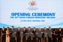 ASEAN foreign ministers deeply concerned over East Sea issue
