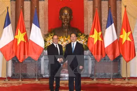 French President concludes Vietnam visit 