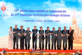 PM suggests ASEAN increase external relations 
