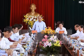  PM inspects agricultural restructuring in Vinh Long