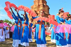 Ninh Thuan: Cham ethnic group celebrates traditional festival
