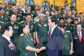 President asks for veterans’ active role in corruption fight