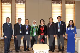 Singaporean parliament speaker keen on stronger ties with Vietnam