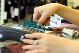 SBV urges banks to switch to chip cards
