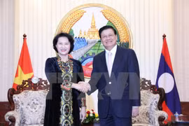 Lao PM ready to tackle difficulties for Vietnamese investors