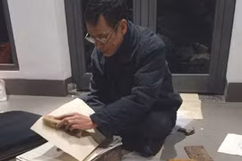 Vietnam's folk paintings on display in Hanoi's Old Quarter