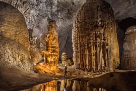 Quang Binh: Son Doong cave lures tourists