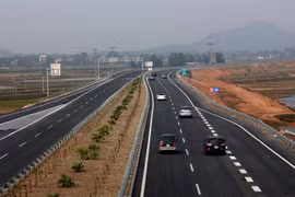 Vietnam cross-border road transport needs major upgrade 