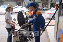 Petrol prices up nearly 700 VND per litre